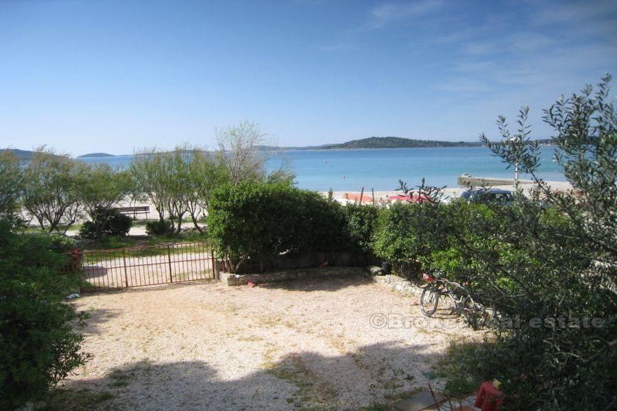 Family house first row to the sea, for sale