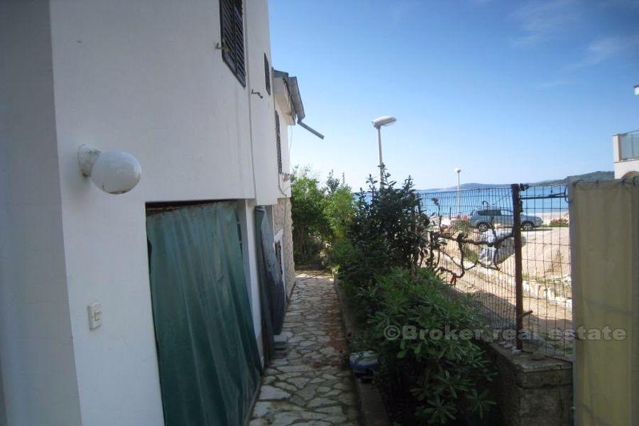 Maison familiale première rangée à la mer, à vendre