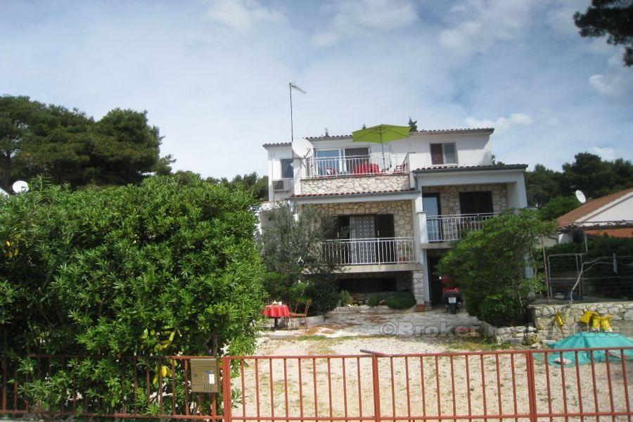 Family house first row to the sea, for sale