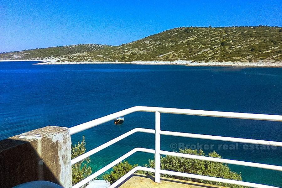 Detached house at first row to the sea, for sale