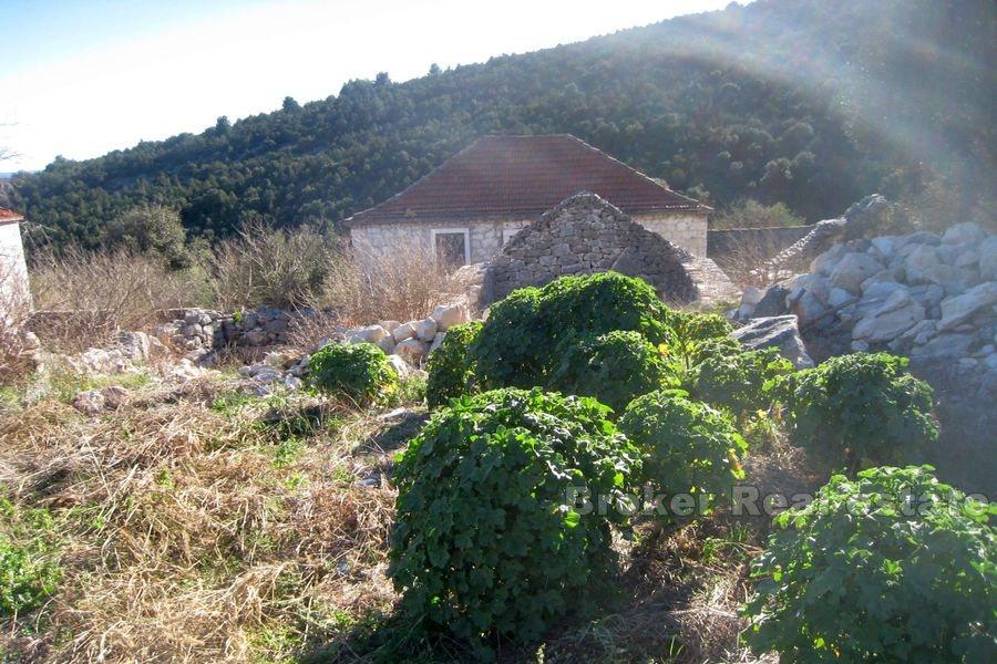 Near Marina, stone house - ruin
