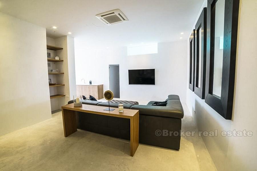 Роскошная вилла с прекрасным видом на море, для продажи