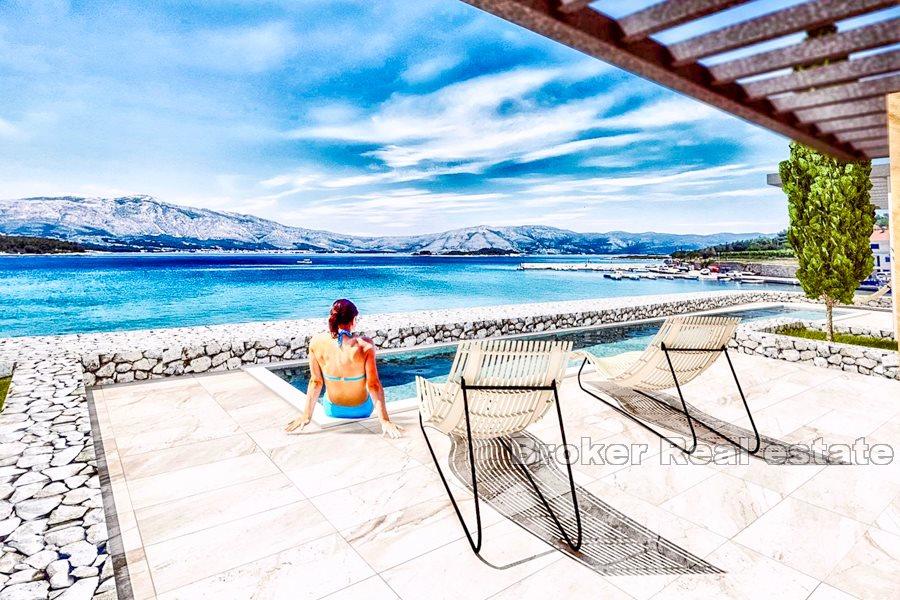 Villa in costruzione, prima fila al mare