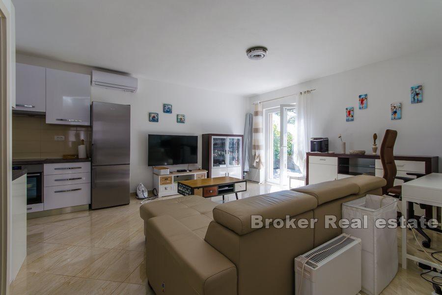 Sjarmerende hus nær sjøen