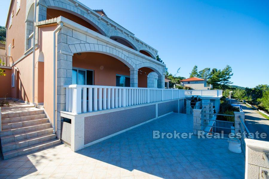 Kamienica pierwszy rząd do morza