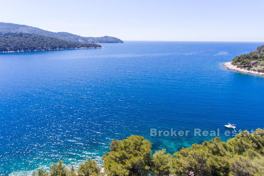 Terrain constructible unique en bord de mer