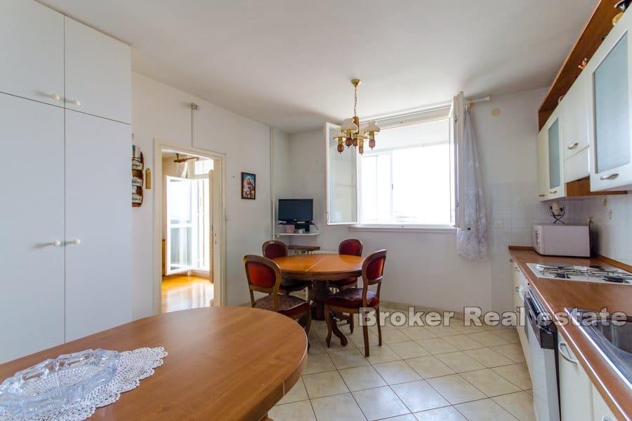 Blatine, stan s otvorenim pogledom na more