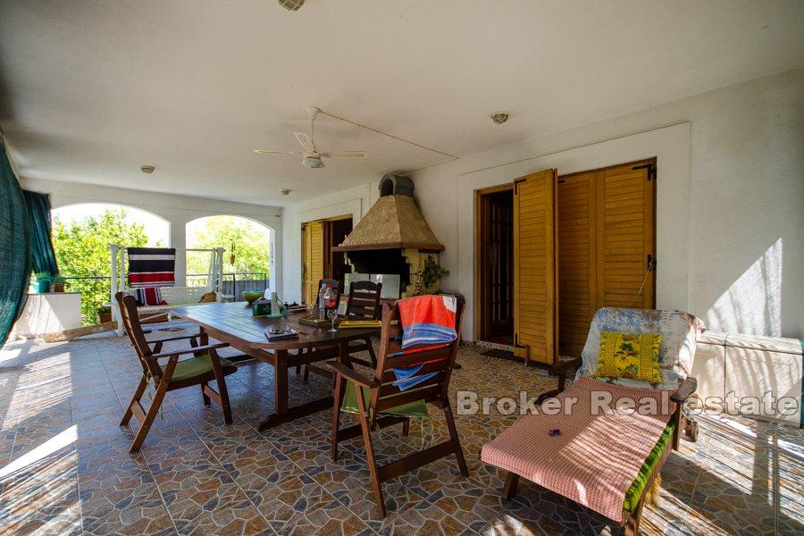 Dům ve 2. řadě k moři