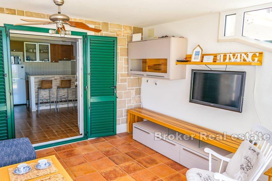 Vila s bazenom i pogledom na more