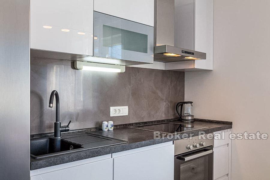 Dom z apartamentami w 2. rzędzie do morza