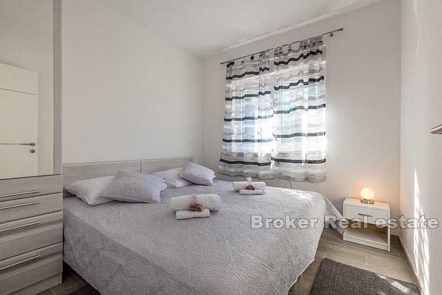 Apartmánový dům ve druhé řadě k moři