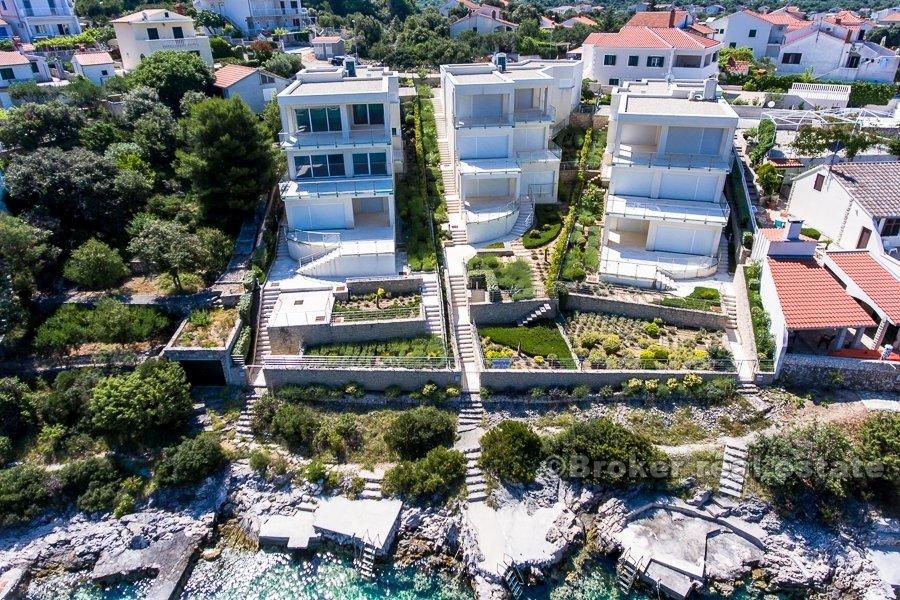 Villa nouvellement construite, à la mer