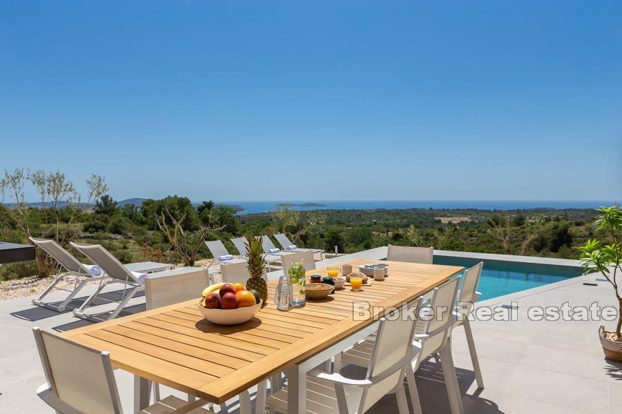 To sjarmerende moderne villaer