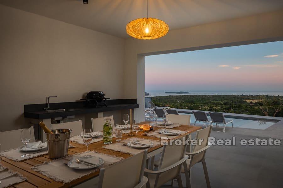 To sjarmerende moderne villaer