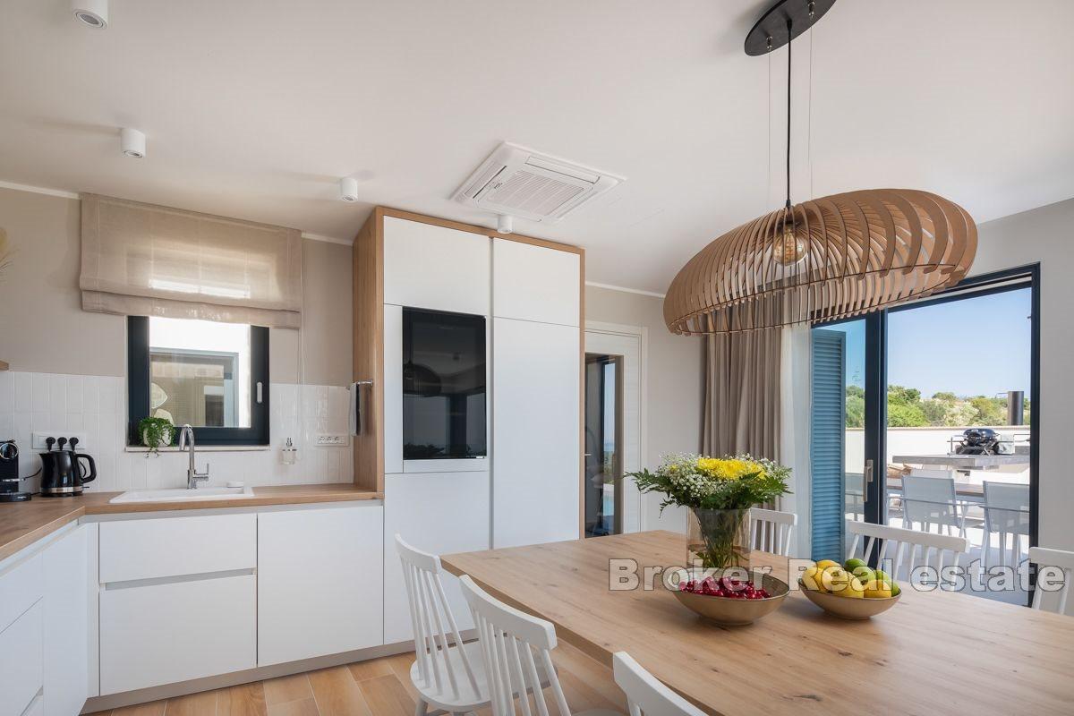 Villa con un mix unico di moderno e rustico