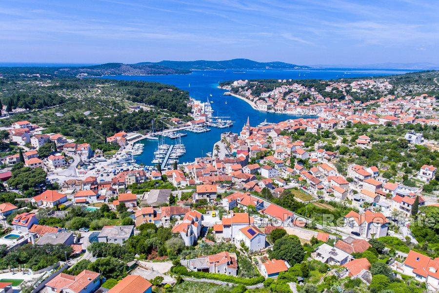 Grand terrain à bâtir avec vue mer