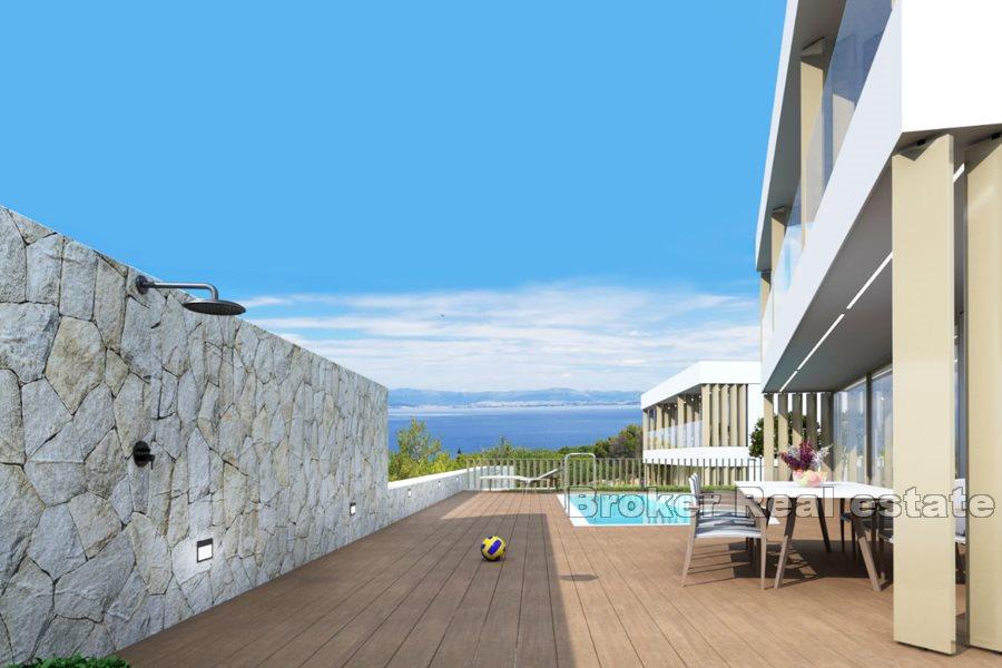 Modern nybyggd villa med havsutsikt