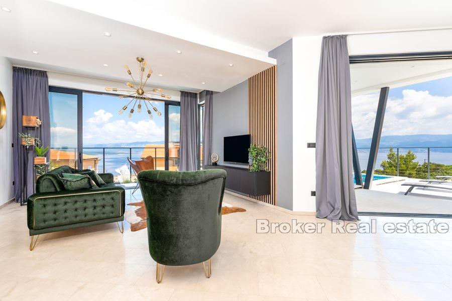 Nybyggd villa med havsutsikt