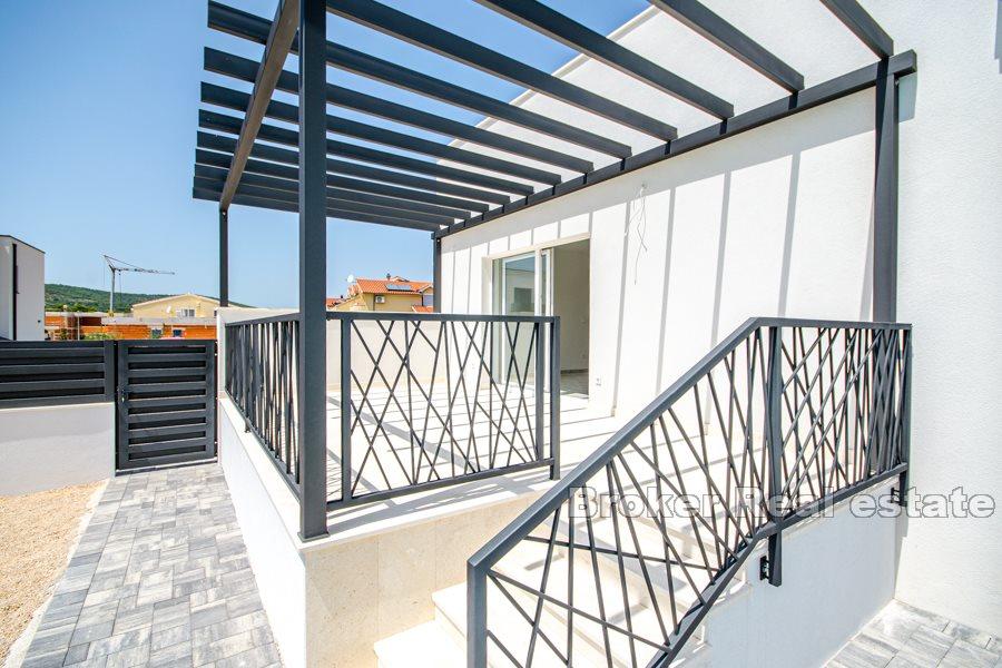 Obiteljska kuća s bazenom