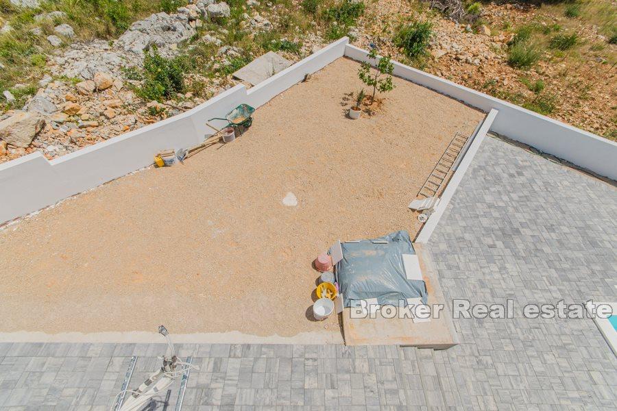 Obiteljska kuća s bazenom