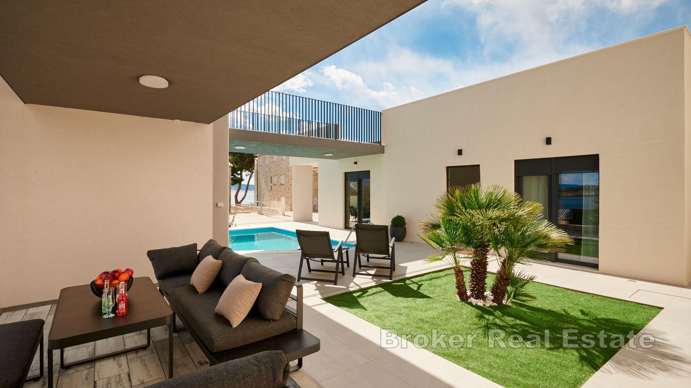 Novoizgrađena vila s pogledom na more