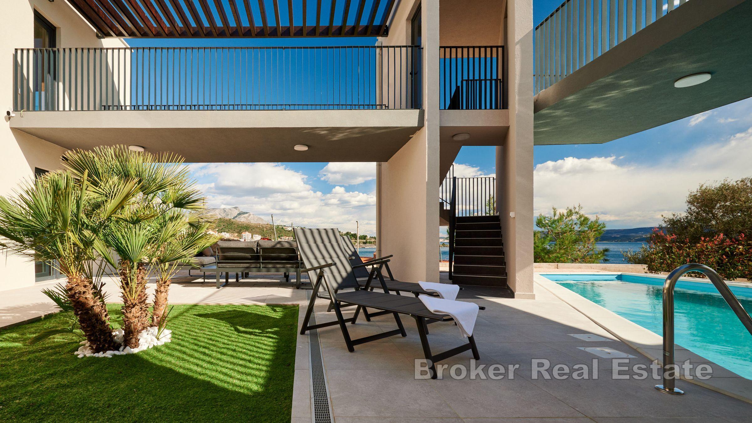 Nybygd villa med havutsikt