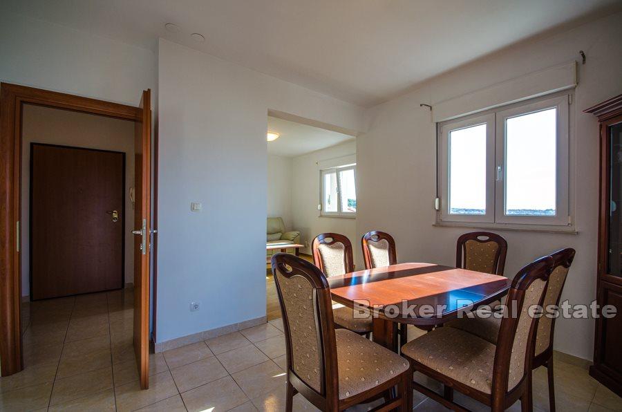 Apartmán se 2 ložnicemi a výhledem na moře