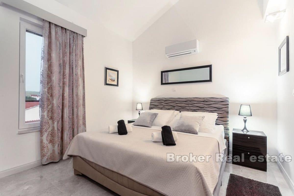 Large villa with swimming pool and sea view