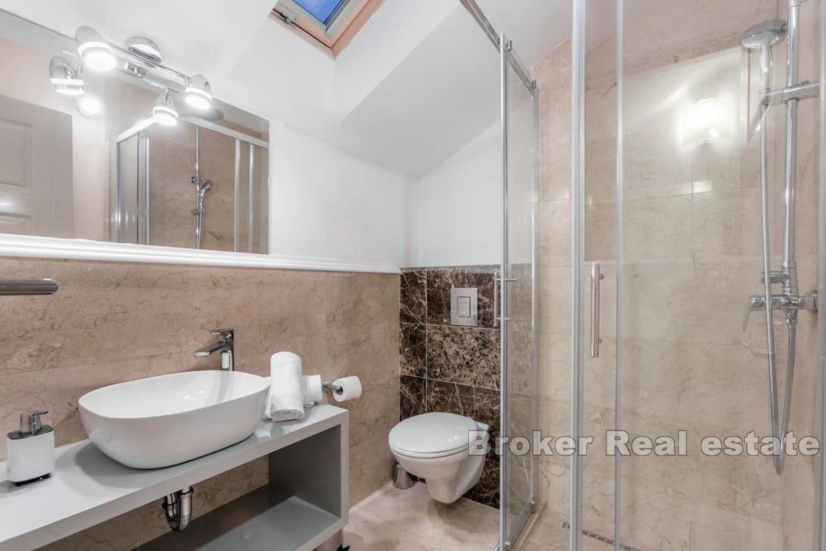 Large villa with swimming pool and sea view