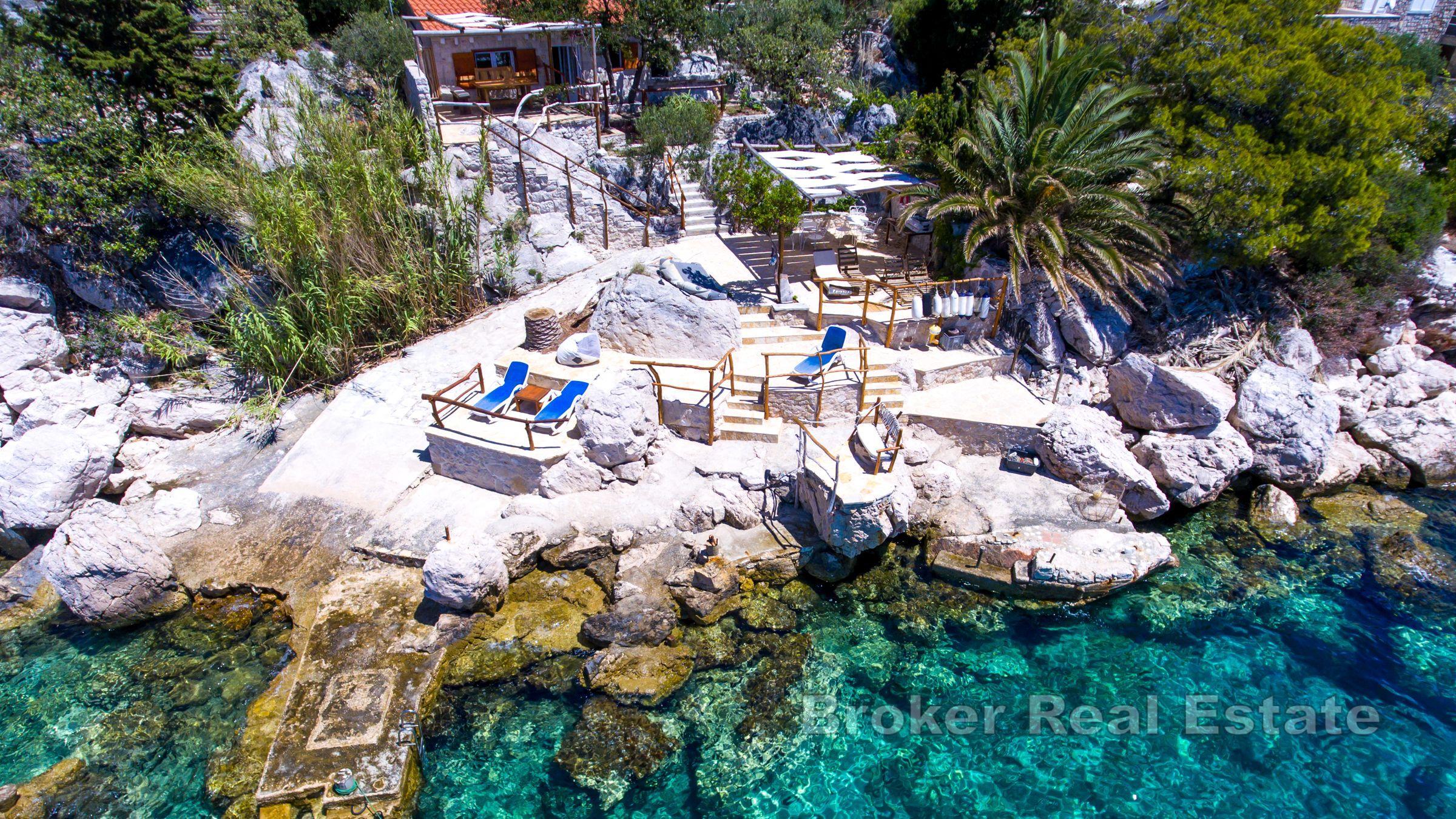 Incantevole casa in riva al mare