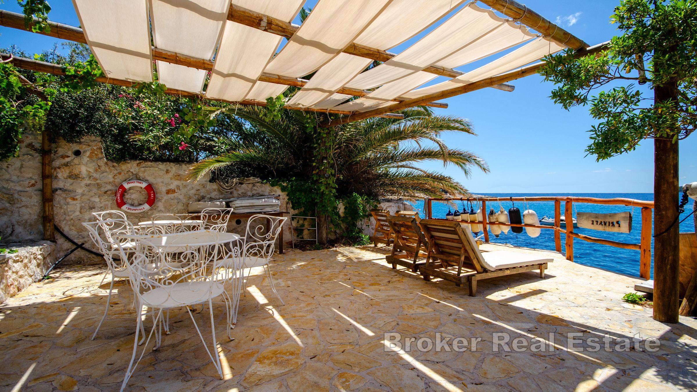 Incantevole casa in riva al mare