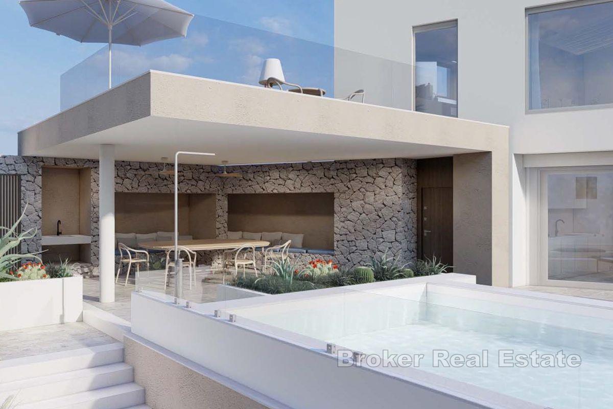 Villa moderna di nuova costruzione con piscina