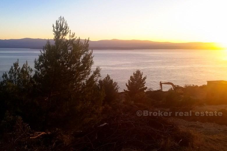 Samostojeća kuća na osami, južne orjentacije.