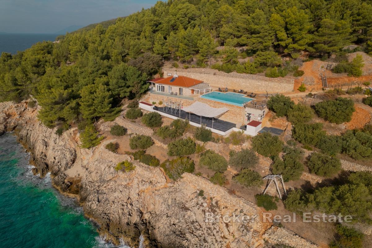 Einzigartiges Steinhaus in erster Reihe zum Meer