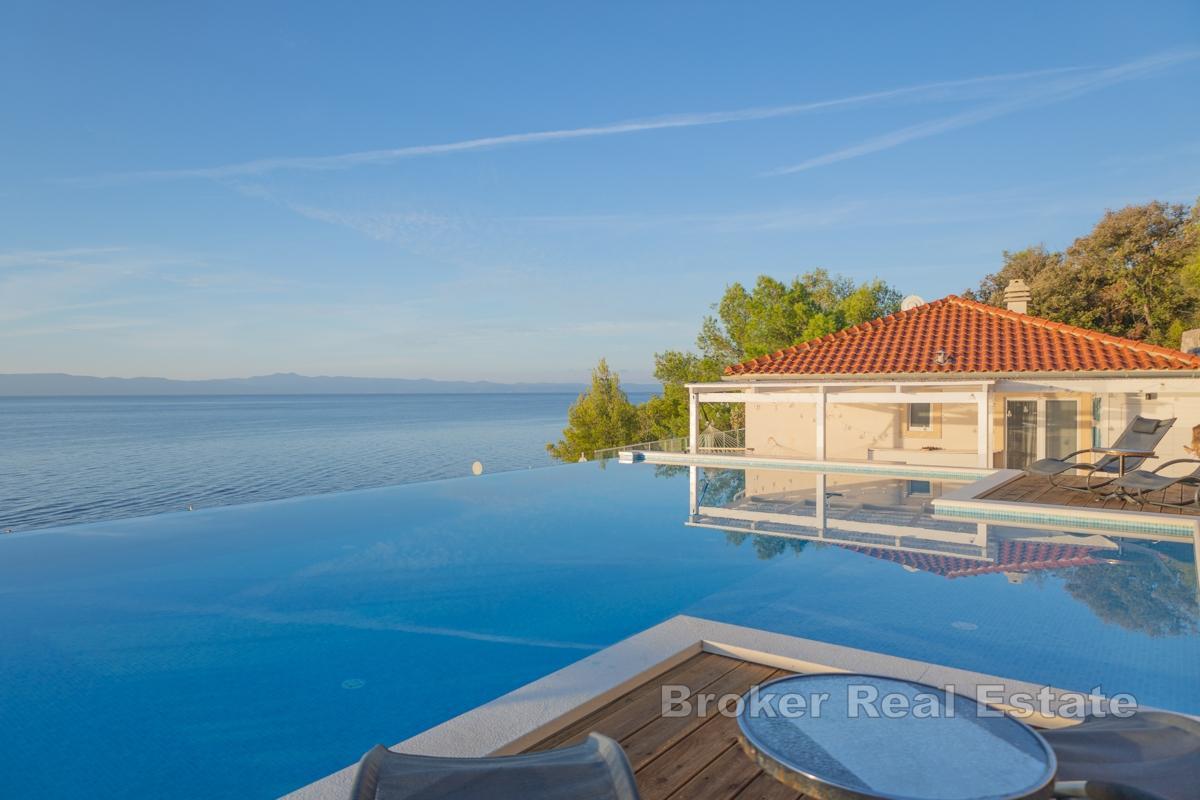 Einzigartiges Steinhaus in erster Reihe zum Meer
