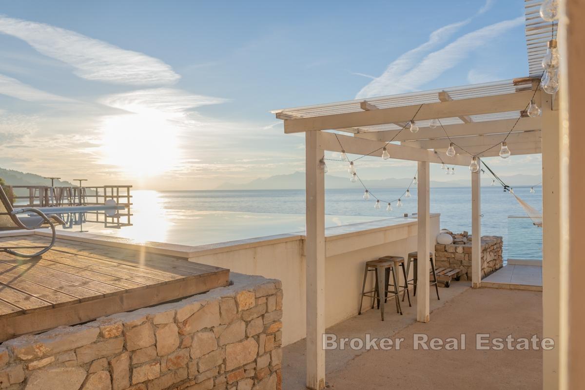 Einzigartiges Steinhaus in erster Reihe zum Meer