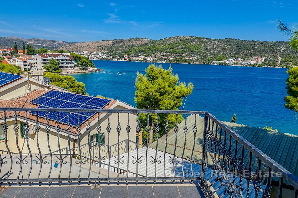 Villa con 4 appartamenti e vista mare