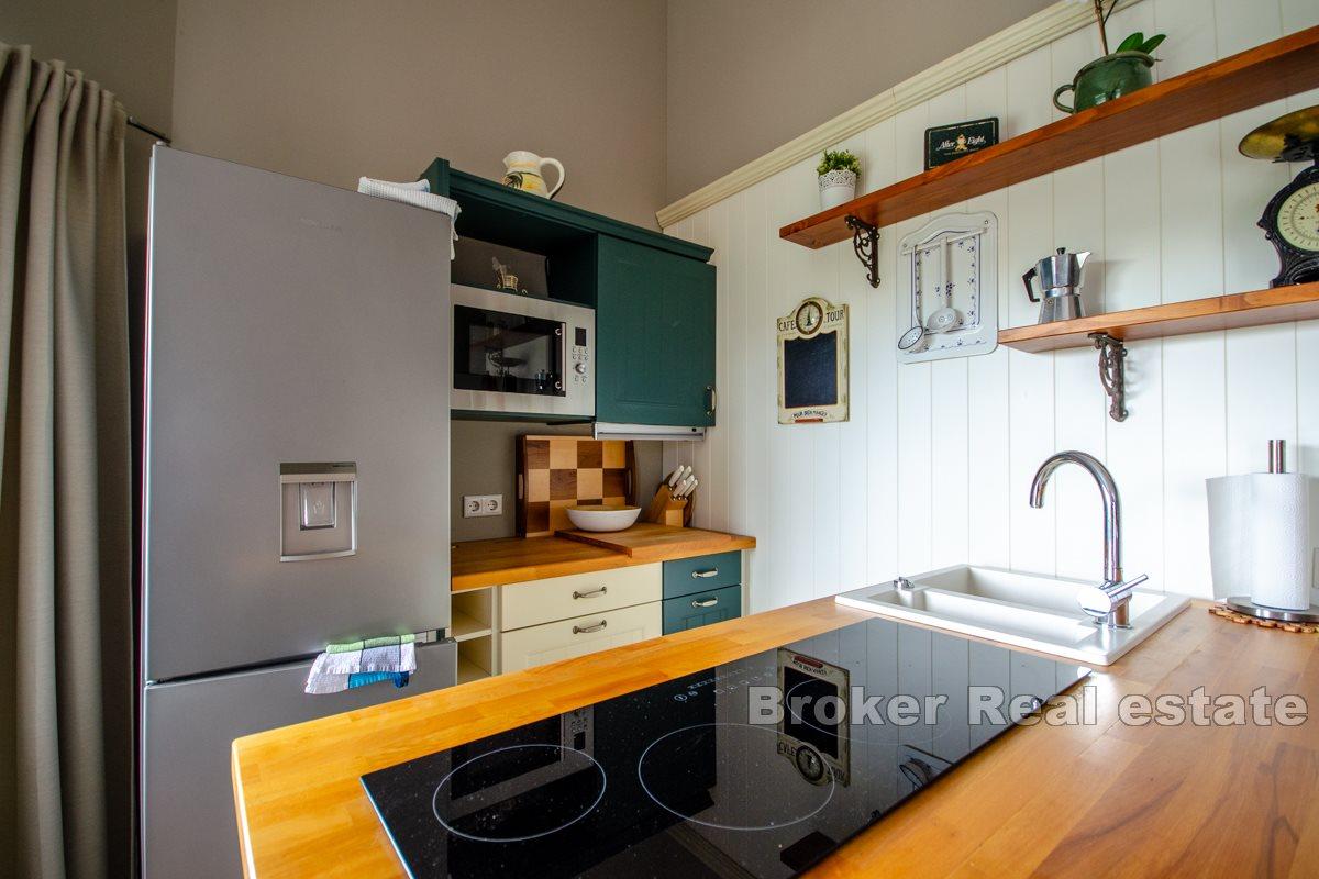 Vila s bazénem, v blízkosti moře