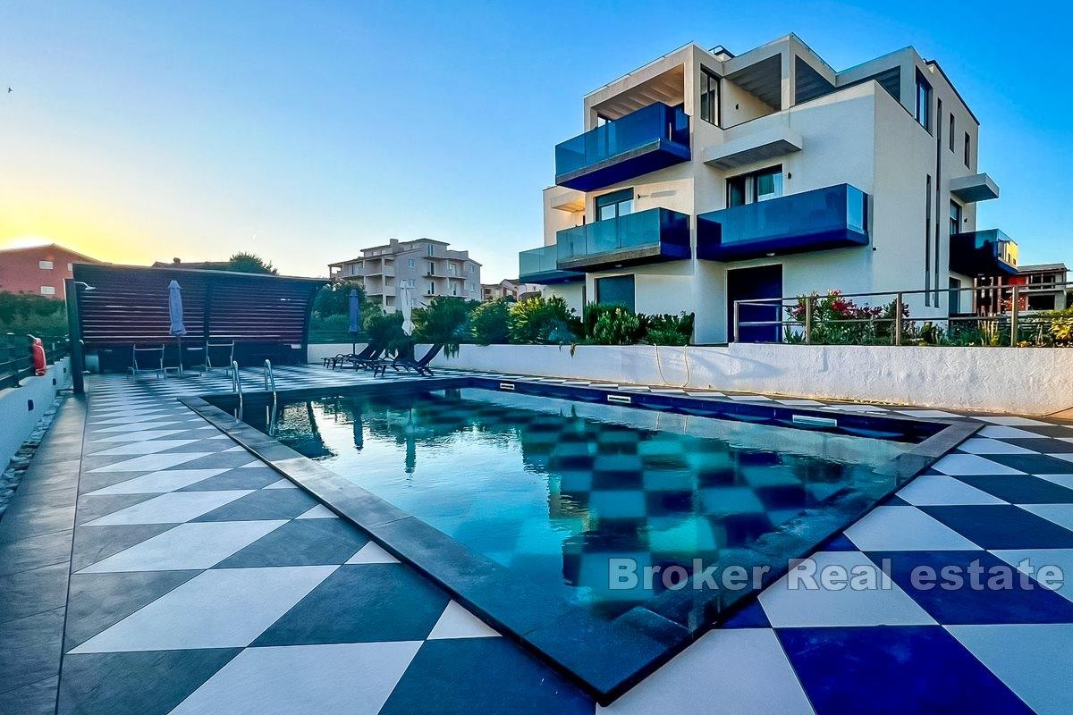 01-2013-200-Rogoznica-villa-hotel-sea-view-for-sale