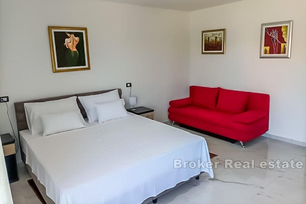 Villa de 12 chambres près de la mer