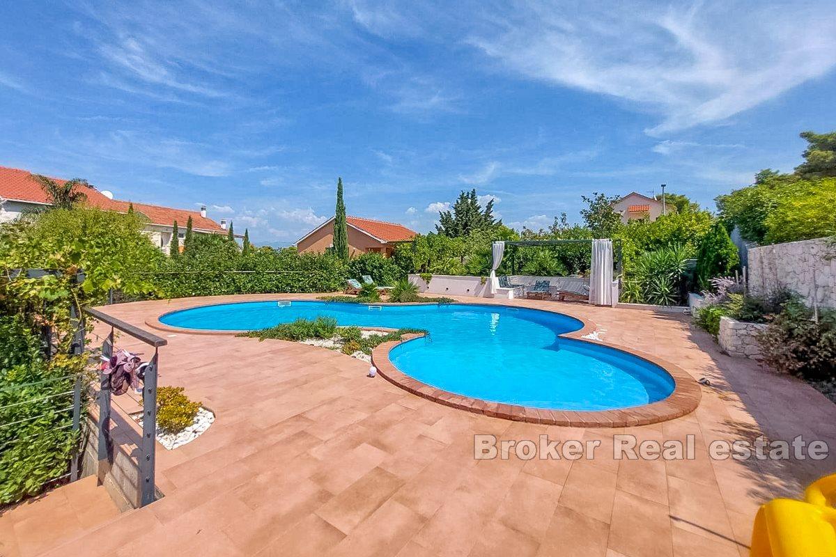 01-2013-204-Brac-house-swimming-pool-for-sale