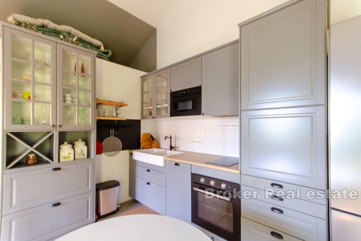 Haus mit großem Garten und Swimmingpool