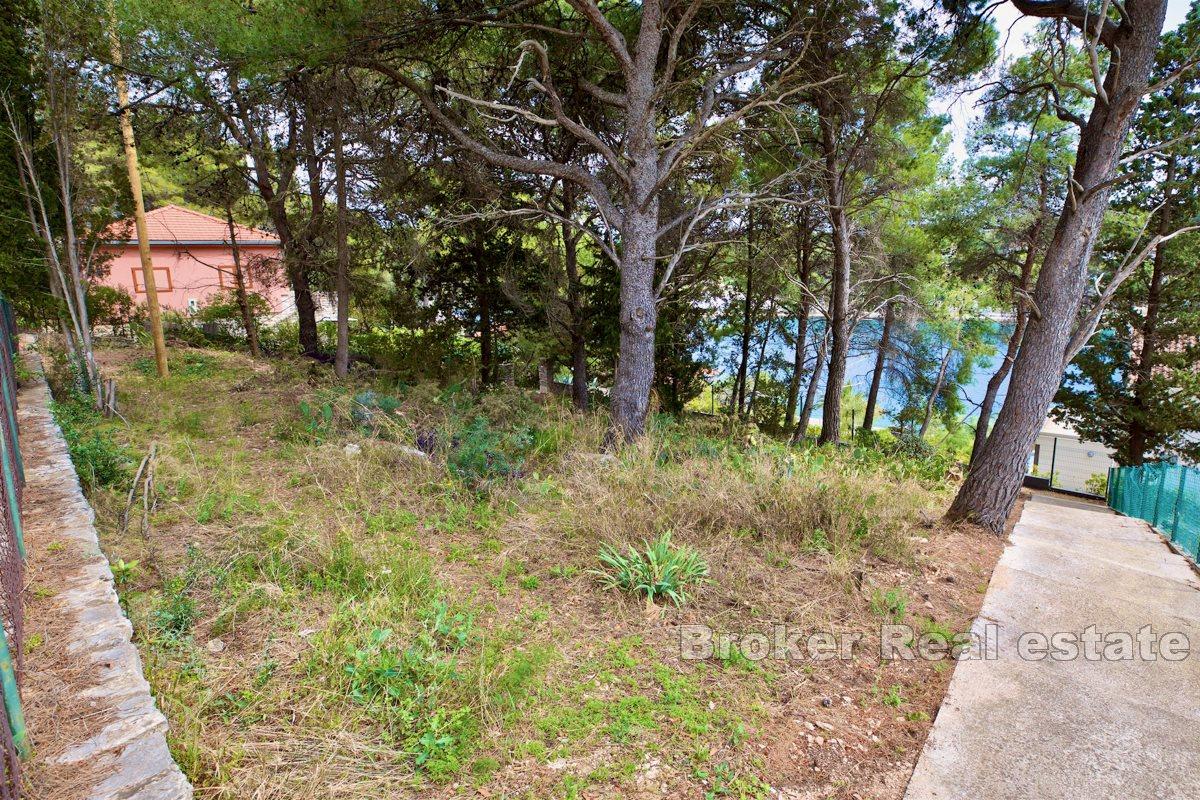 Building plot in the second row to the sea