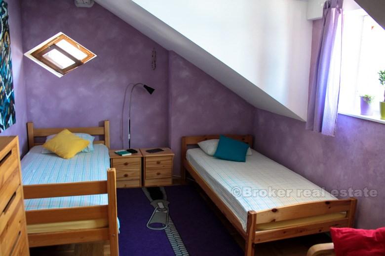 Meje, Apartment, in center of town, for sale