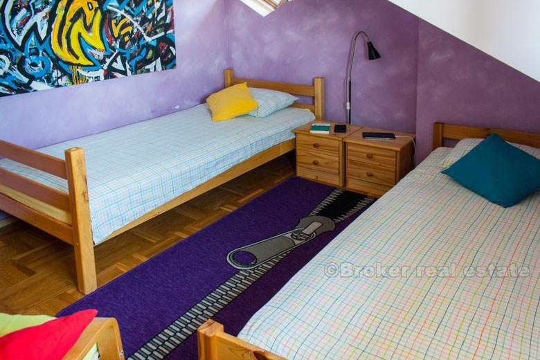 Meje, Apartment, in center of town, for sale
