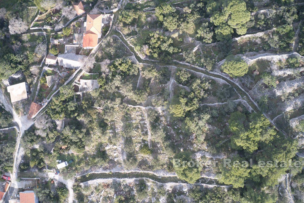 Spacious building plot with an open sea view