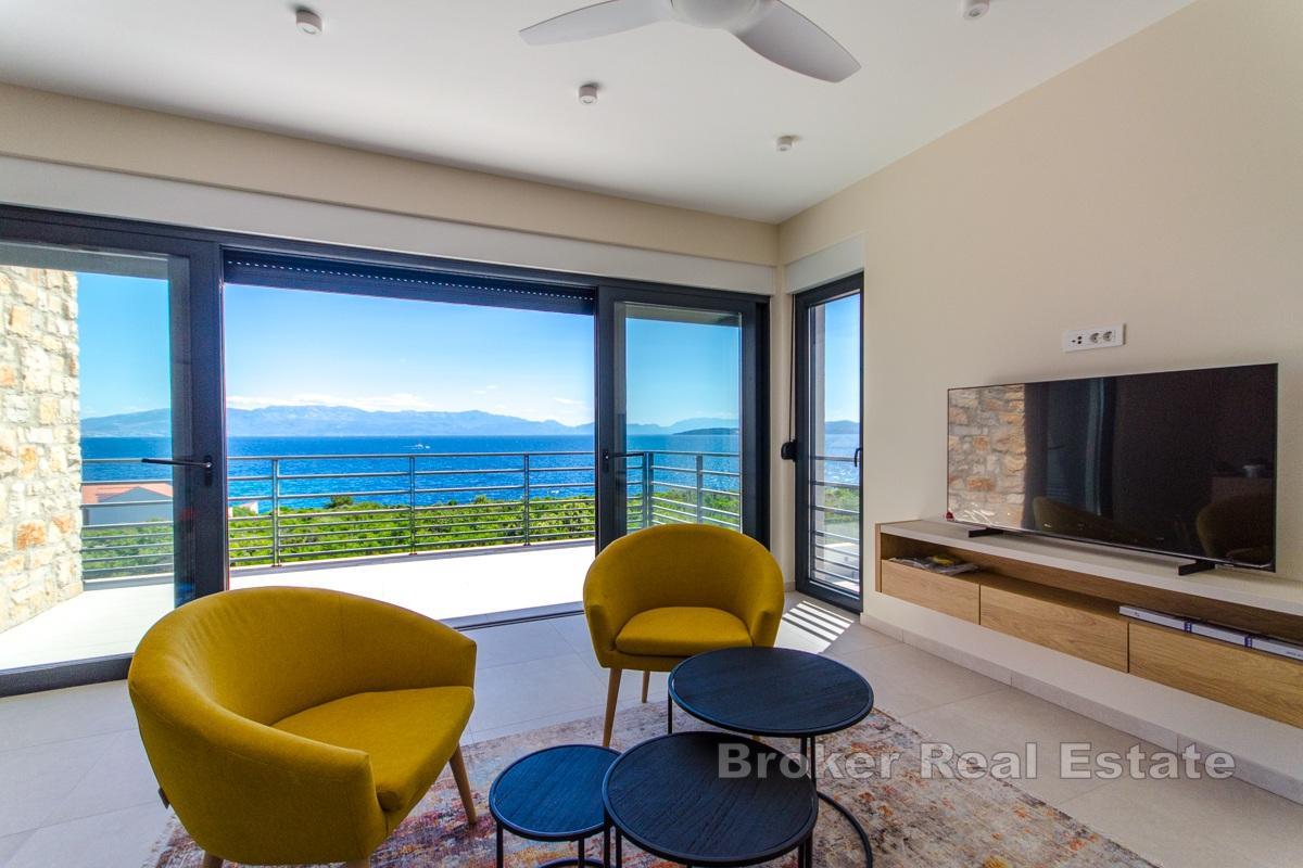 Luxusvilla mit 4 Wohnungen und Meerblick