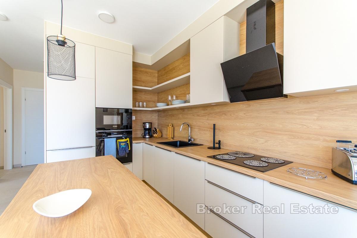 Luksusvilla med 4 leiligheter og havutsikt