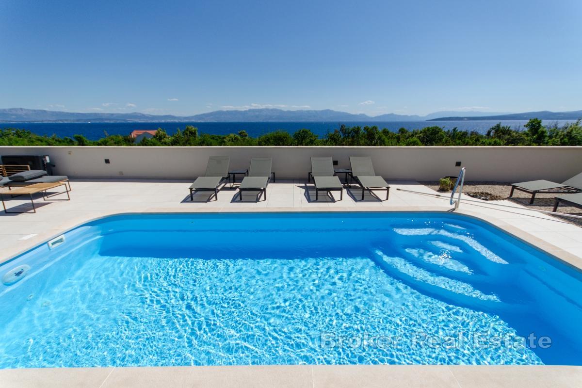Luxusvilla mit 4 Wohnungen und Meerblick