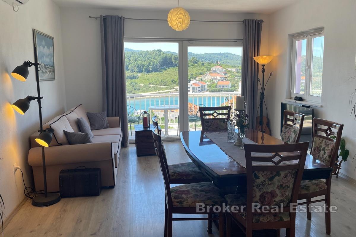 Appartement de deux étages avec vue sur la mer, dans un endroit attrayant